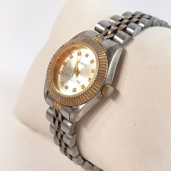 Gitano Silver And Gold Tone Metal Ladies Quartz Wrist Watch, New Battery - Picture 3 of 9